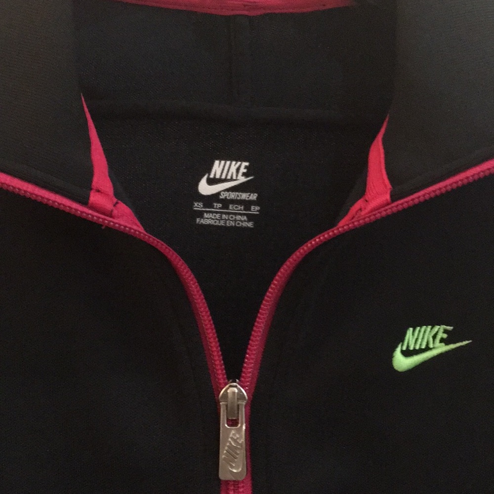 ✅ NIKE Sportswear Jacket - Picture 2 of 5